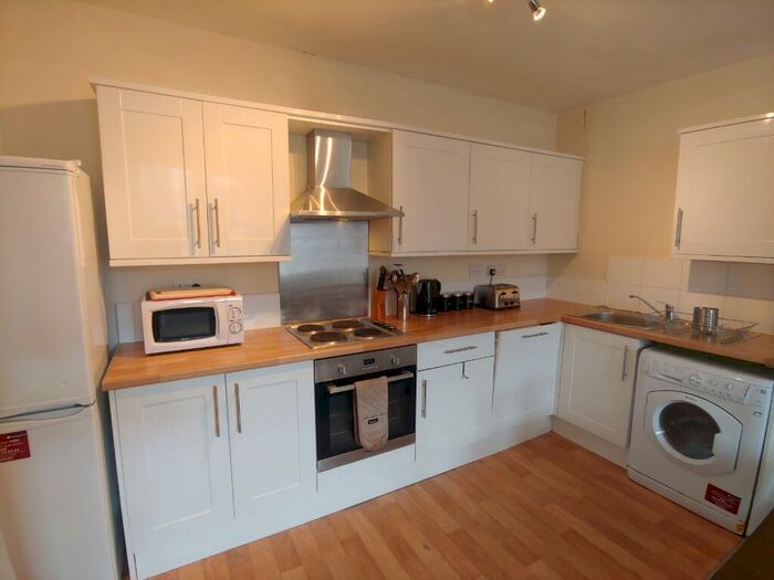 4 Bedroom Flat To Rent In Grindlay Street, Tollcross, Edinburgh, EH3