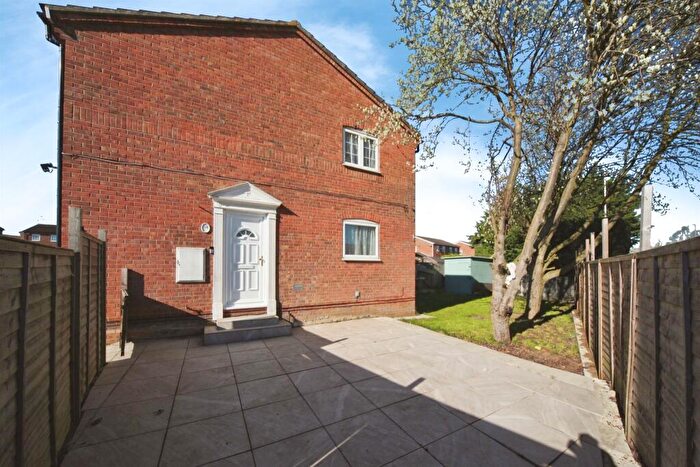 1 Bedroom House For Sale In Nayland Close, Luton, LU2