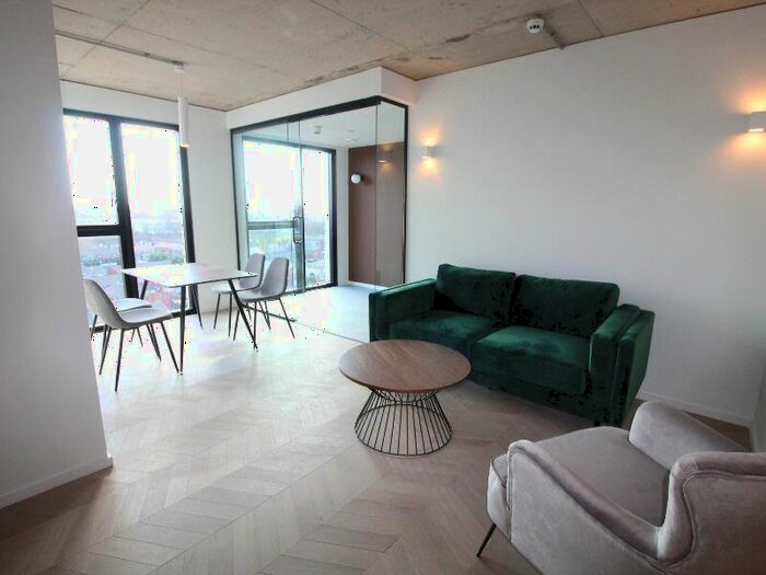 2 Bedroom Apartment To Rent In St George's Gardens, A Spinners Way, M15