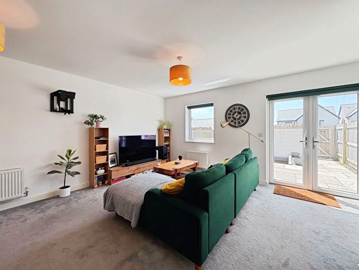 3 Bedroom Terraced House For Sale In Applegate Way, Kingsbridge, TQ7