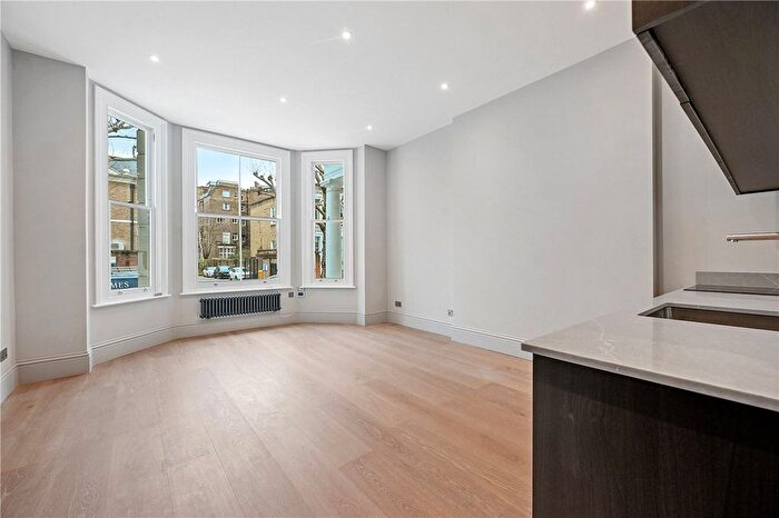 2 Bedroom Flat To Rent In Marloes Road, Kensington, London, W8