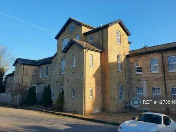 1 Bedroom Flat To Rent In Linclare Place, St Neots, PE19