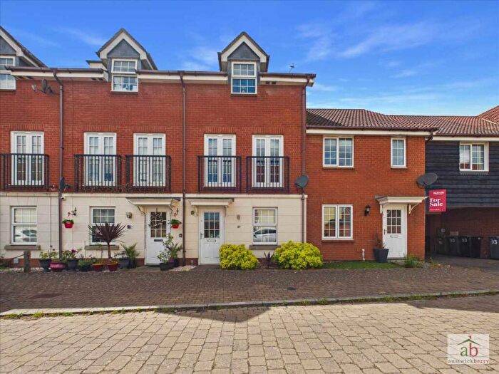 3 Bedroom Town House For Sale In Spindler Close, Grange Farm, Kesgrave, IP5