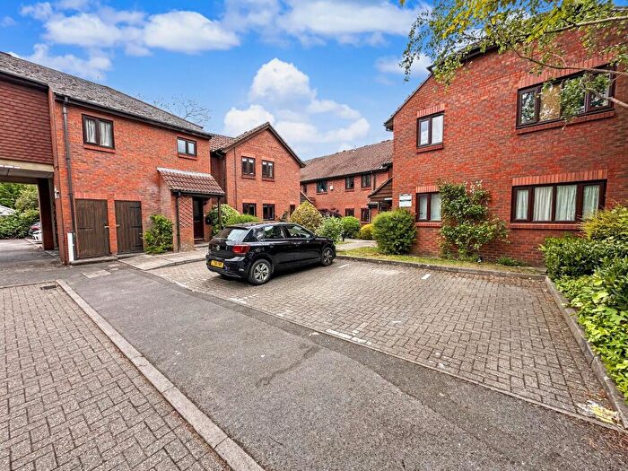 Studio For Sale In St Johns, GU21