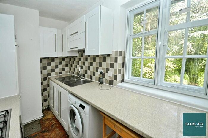 1 Bedroom Apartment To Rent In Addison Way, Golders Green, NW11