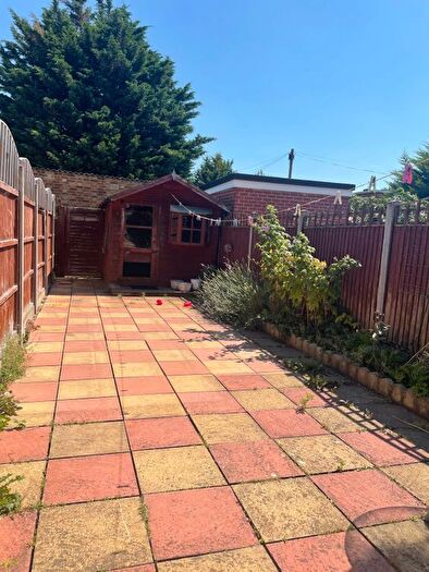 2 Bedroom Terraced House To Rent In Park Road, Cheshunt, Waltham Cross, EN8