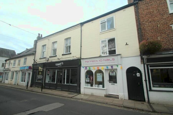 2 Bedroom Flat To Rent In Castlegate, Knaresborough, HG5