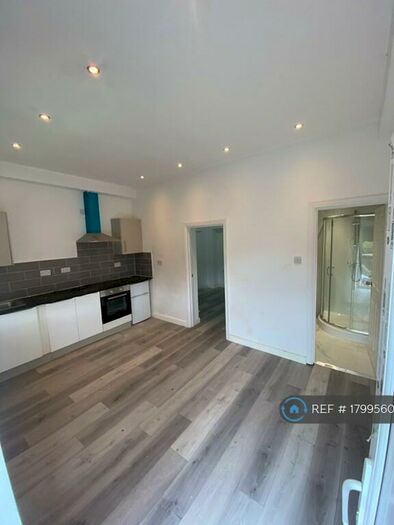 1 Bedroom Flat To Rent In Lower Broughton Road, Salford, M7