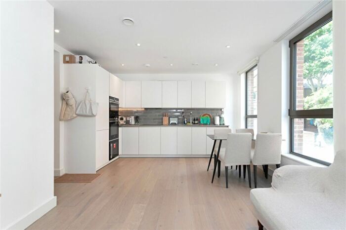 1 Bedroom Apartment For Sale In Gunthorpe Street, London, E1