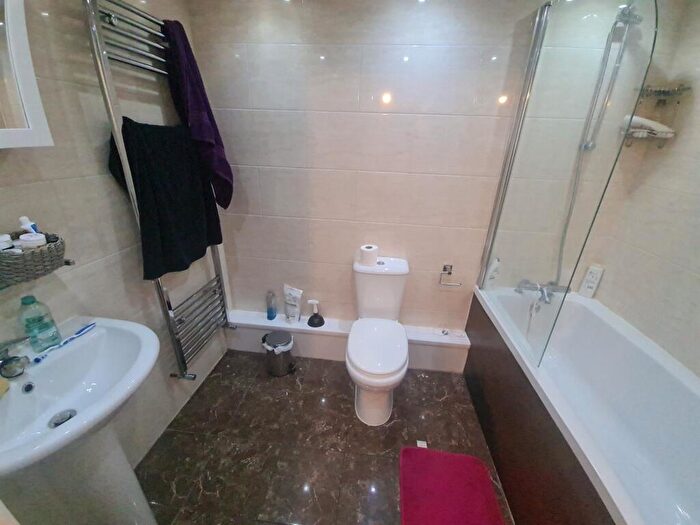 10 Bedroom House To Rent In Headingley Avenue, Leeds, LS6