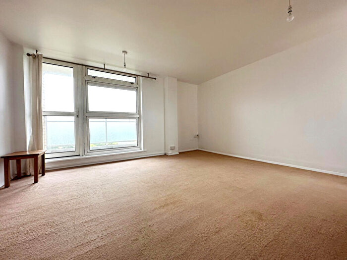 2 Bedroom Flat To Rent In Westwell Close, Orpington, BR5