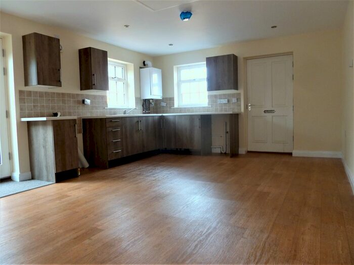 2 Bedroom Detached Bungalow To Rent In Commercial Road, Alford, LN13