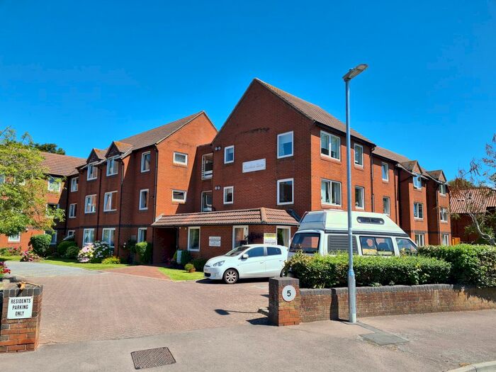 1 Bedroom Flat To Rent In Rectory Road, Burnham-On-Sea, Somerset, TA8