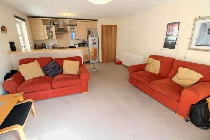 2 Bedroom Flat To Rent In Chapel Street, Aberdeen, AB10