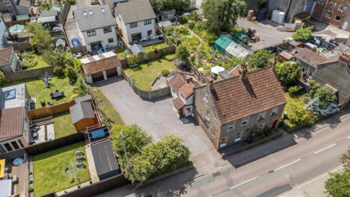 3 Bedroom Semi-Detached House For Sale In London Road, Warmley, Bristol, BS30