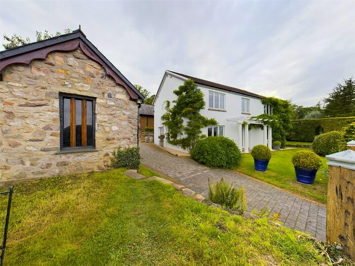 5 Bedroom Detached House For Sale In Twyn Allwys Road, Govilon, Abergavenny, Monmouthshire, NP7