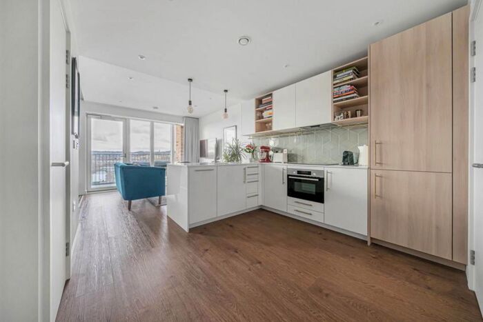 1 Bedroom Studio To Rent In Alington House, Clarendon, N8