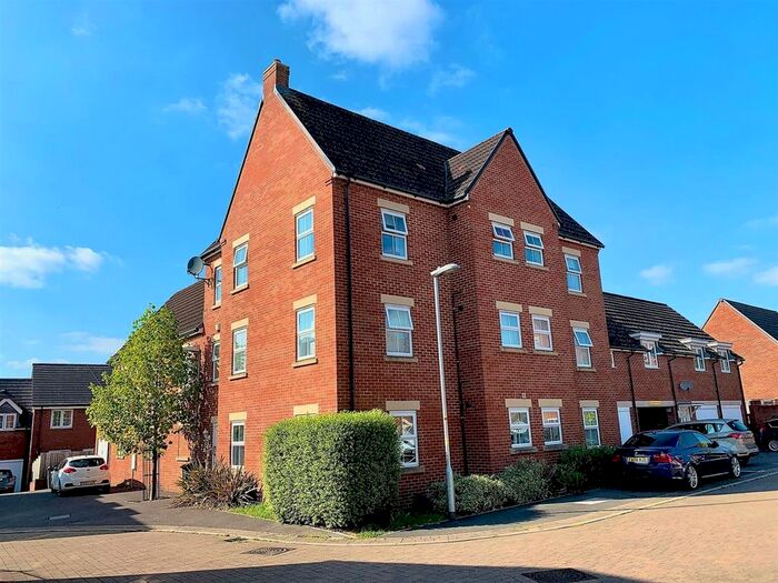 2 Bedroom Flat To Rent In Hart Close, Royal Wootton Bassett, Swindon, SN4