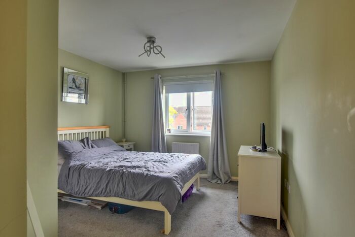 2 Bedroom Flat For Sale In Willow Road, Dunmow, CM6