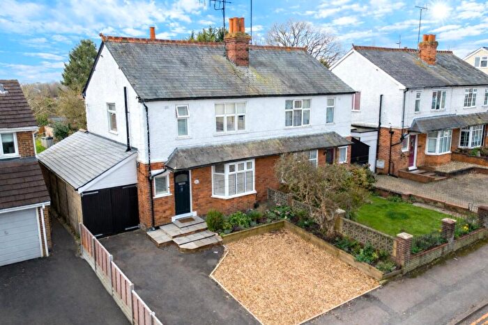 3 Bedroom Semi Detached House For Sale In Norcot Road, Tilehurst, Reading, Berkshire, RG30