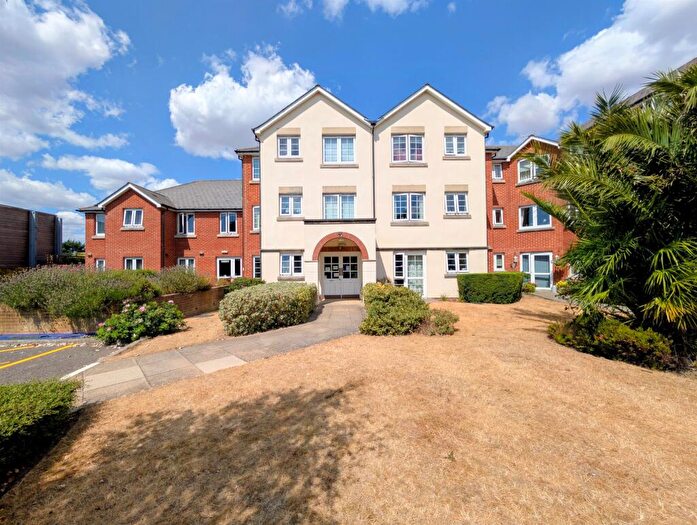 1 Bedroom Flat For Sale In Penfold Road, Worthing, BN14