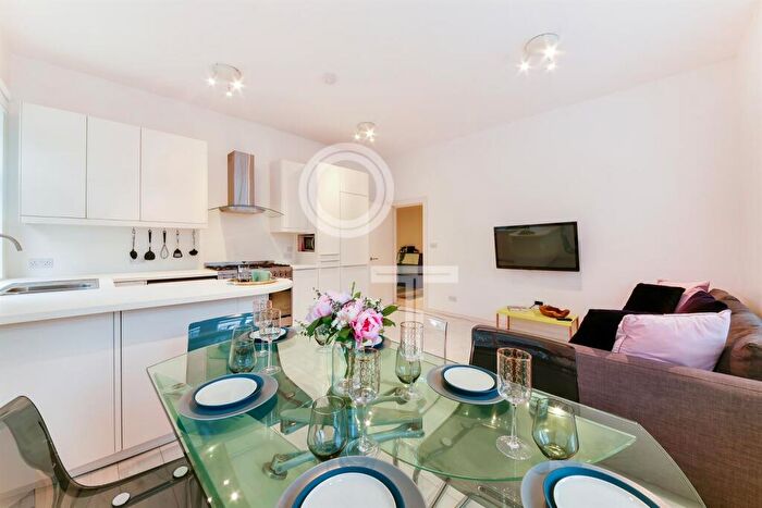 3 Bedroom Apartment To Rent In Pratt Street, NW1