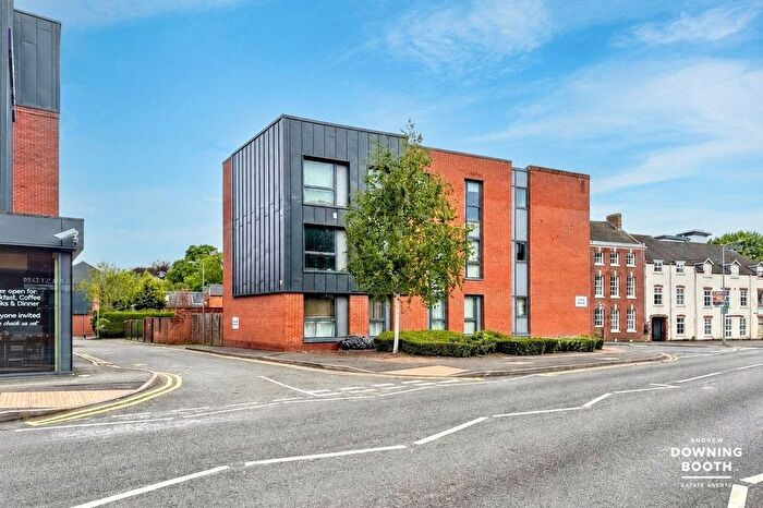 2 Bedroom Flat For Sale In Queen Street, Lichfield, WS13