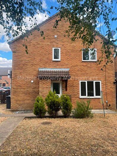 2 Bedroom Town House To Rent In Cornwallis Drive, St Neots, PE19
