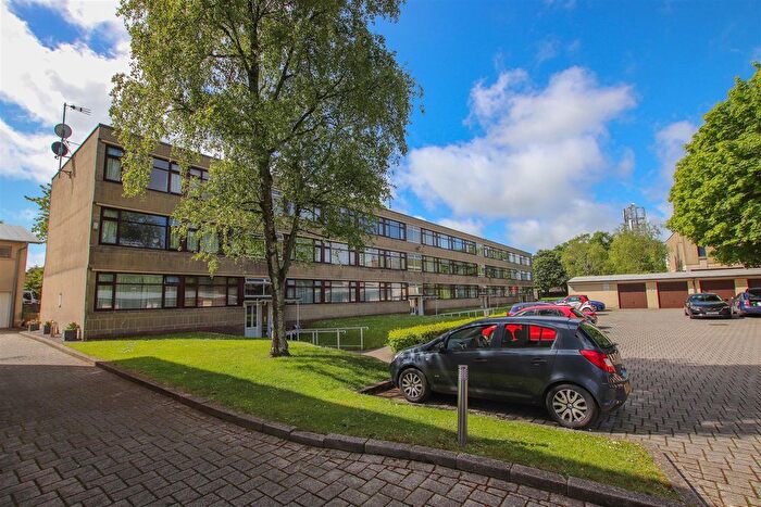 2 Bedroom Flat To Rent In St Martins Court, Midford Road, Bath, BA2
