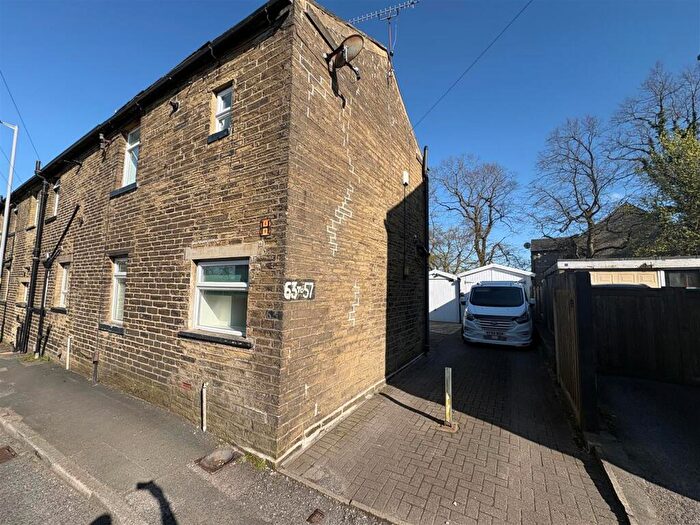 2 Bedroom End Of Terrace House For Sale In Clayton Lane, Clayton, Bradford, BD14