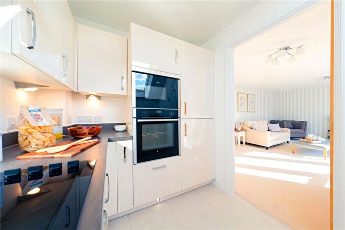 1 Bedroom Retirement Property To Rent In Birch Place, Dukes Ride, Crowthorne, Berkshire, RG45