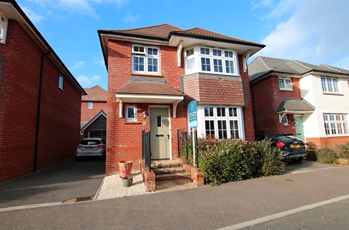 4 Bedroom Detached House For Sale In Hawkins Road, Exeter, EX1