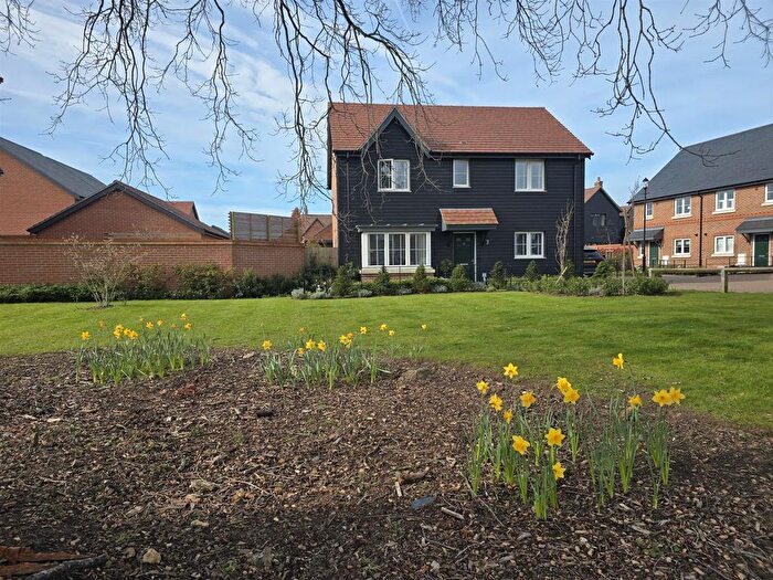 4 Bedroom Detached House For Sale In Pond Coppice, Rotherfield Greys, Henley-On-Thames, RG9