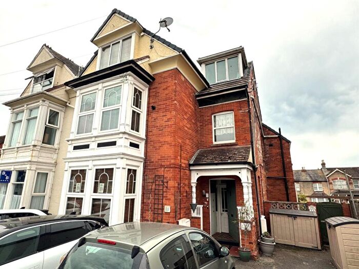 1 Bedroom Flat For Sale In Carlton Road South, Weymouth, DT4