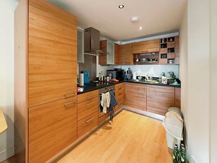 1 Bedroom Flat To Rent In Clarence House, The Boulevard, Leeds, West Yorkshire, LS10