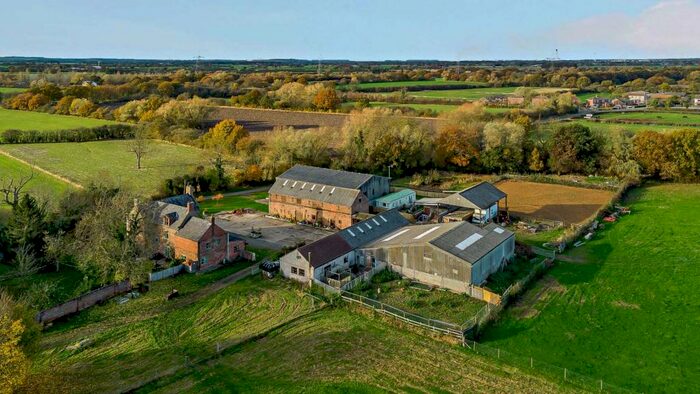 8 Bedroom Farm House For Sale In Sykehouse, South Yorkshire, DN14