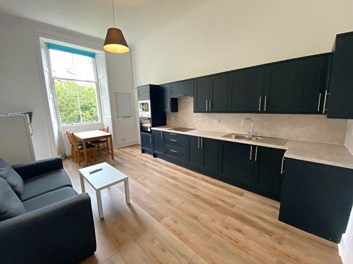 5 Bedroom Flat To Rent In Bruntsfield Place, Bruntsfield, Edinburgh, EH10