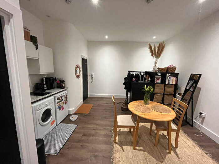 Studio To Rent In Evering Road, Upper Clapton, Hackney, E5