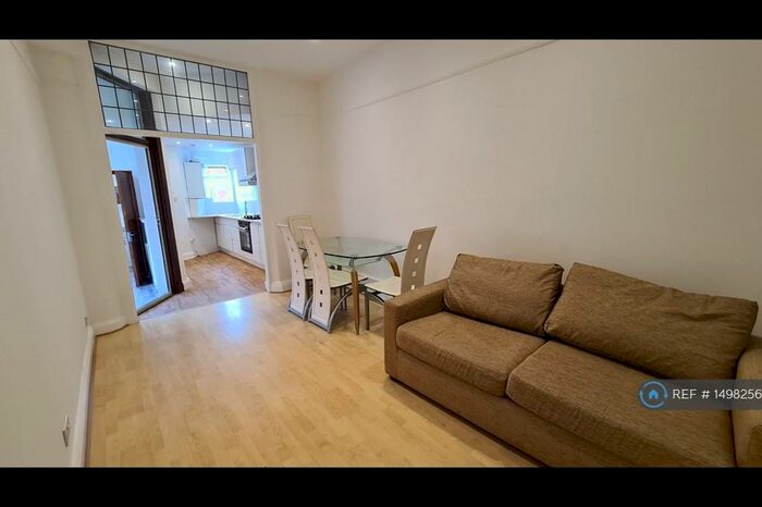2 Bedroom Flat To Rent In London, London, N13