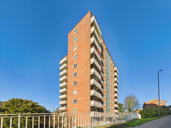 2 Bedroom Flat For Sale In Ecclesden Grove Hill, Brighton, BN2