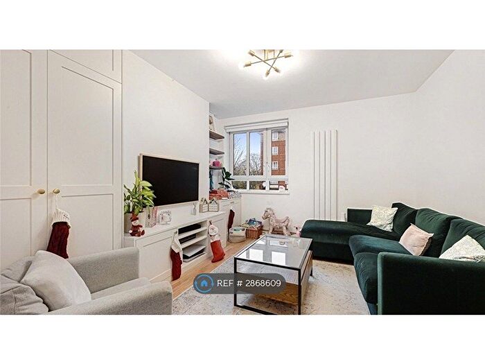 3 Bedroom Flat To Rent In Holman Hunt House, London, W6