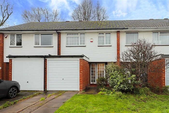 3 Bedroom Terraced House For Sale In Lawrence Drive, Ickenham, UB10