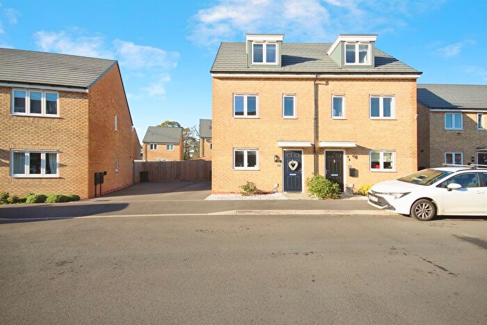 3 Bedroom Semi Detached House For Sale In Blacksmith Way, Exhall, Coventry, CV7