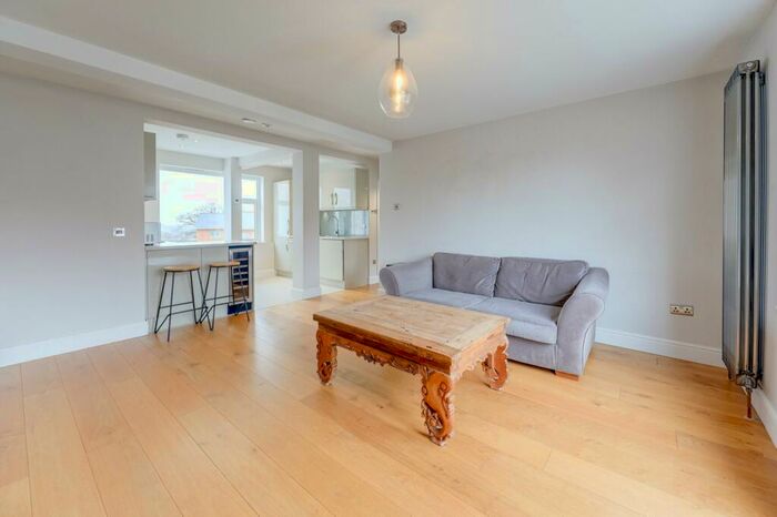 2 Bedroom Flat To Rent In Taymount Rise, Forest Hill, London, SE23