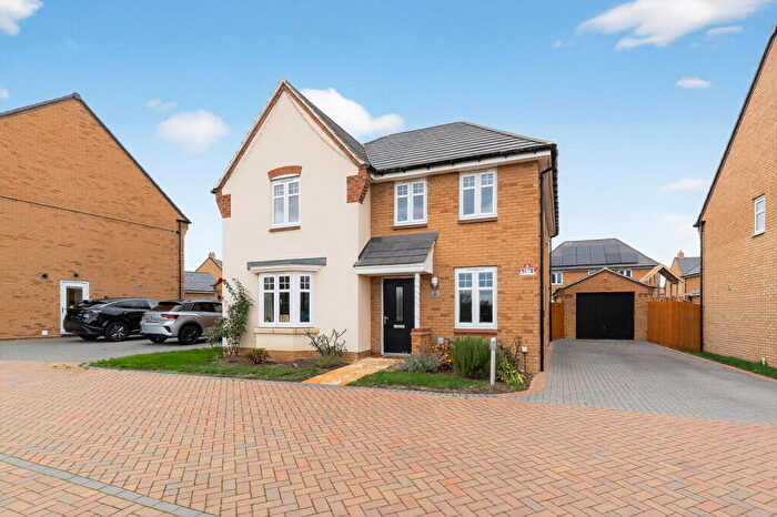 4 Bedroom Detached House For Sale In Finch Close, Wixams, MK42