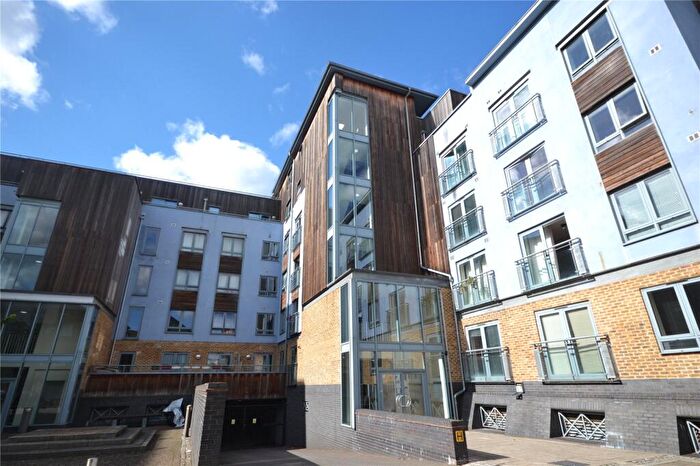 2 Bedroom Apartment To Rent In Quayside Drive, CO2