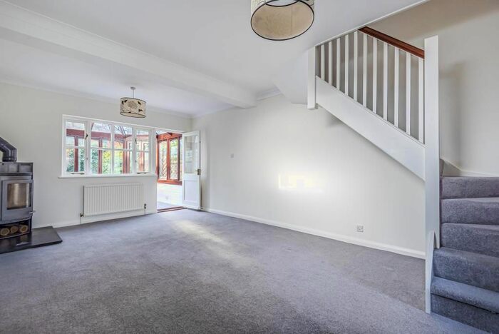 3 Bedroom Semi-Detached House To Rent In Henley-On-Thames, Oxfordshire, RG9