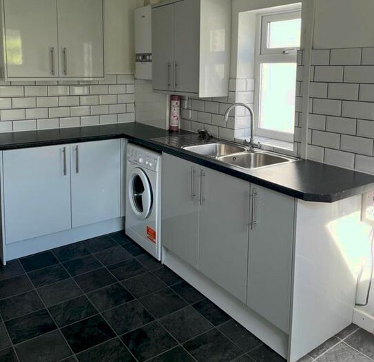 7 Bedroom Terraced House To Rent In Bryn Y Mor Crescent, Swansea, SA1