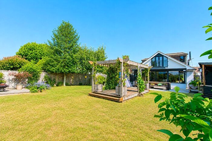 5 Bedroom Detached House For Sale In Southend, Brightwalton, Newbury, Berkshire, RG20