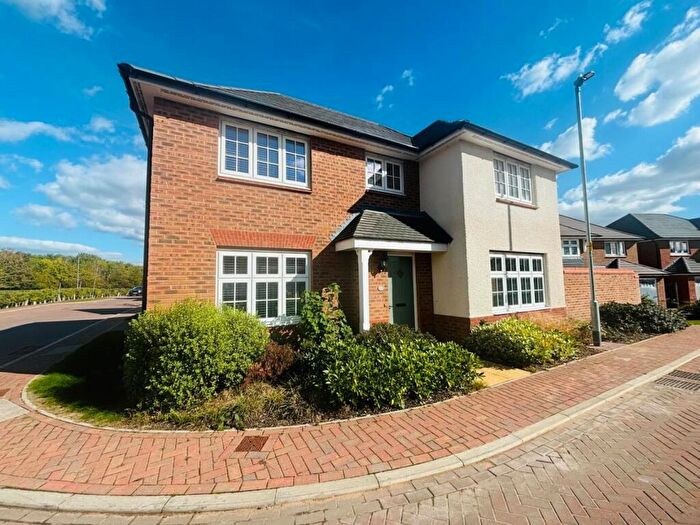 4 Bedroom Detached House For Sale In Goodwood Avenue, Parklands, Northampton, NN3